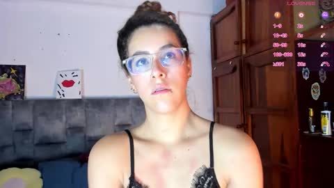 Isabela  online show from 26, 11, 2025