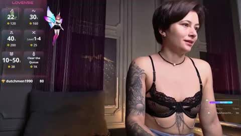 Snapshot of ishtardivine chatting on 21, 10, 2025 Ishtar online show from 21, 10, 2025