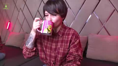 Snapshot of ishtardivine chatting on 9, 11, 2025 Ishtar online show from 9, 11, 2025