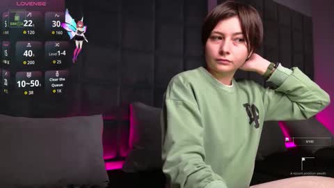 Snapshot of ishtardivine chatting on 13, 11, 2025 Ishtar online show from 13, 11, 2025