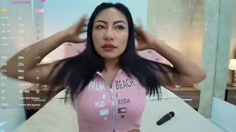 Isis Choi online show from 23, 5, 2026