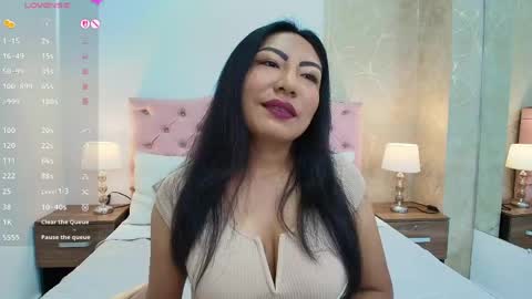 Isis Choi online show from 29, 5, 2026