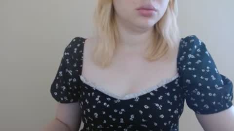 Snapshot of isla00 chatting on 24, 6, 2026 Isla online show from 24, 6, 2026