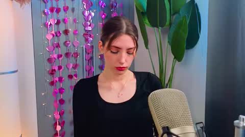 Snapshot of isobelsteinger chatting on 20, 2, 2026 Emilia online show from 20, 2, 2026