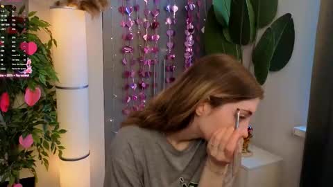 Snapshot of isobelsteinger chatting on 27, 2, 2026 Emilia online show from 27, 2, 2026