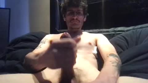 Snapshot of isocialmedia chatting on 25, 10, 2025 isocialmedia online show from 25, 10, 2025