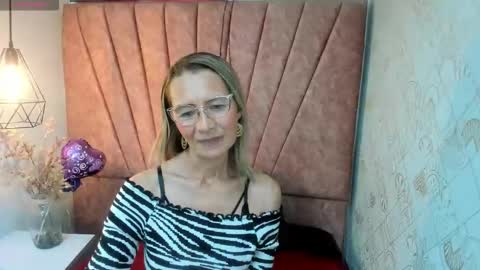 ISSA MILF online show from 15, 10, 2025