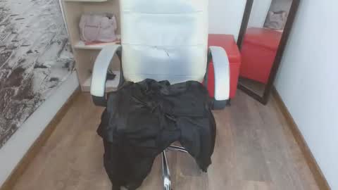 Snapshot of issa_nassar chatting on 8, 3, 2025 Issa online show from 8, 3, 2025