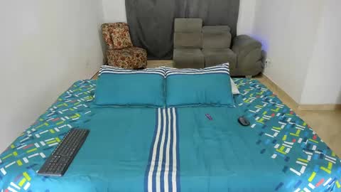 Isabella  online show from 22, 2, 2025