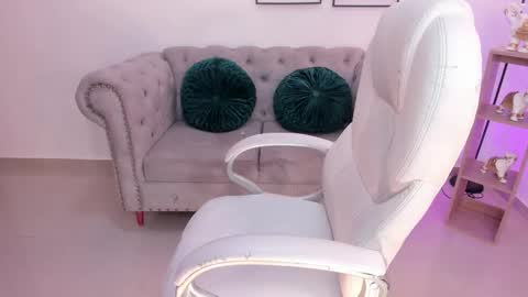 issi_loren online show from 11, 1, 2026