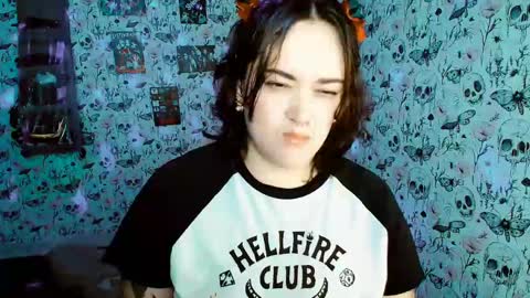 Snapshot of issis_demon chatting on 31, 5, 2026 Yiz online show from 31, 5, 2026