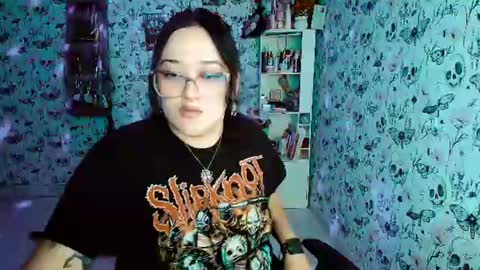 Snapshot of issis_demon chatting on 18, 7, 2026 Yiz online show from 18, 7, 2026