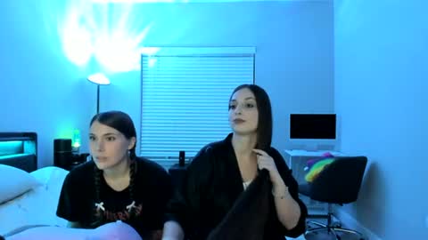 Bella Bloom online show from 17, 7, 2026