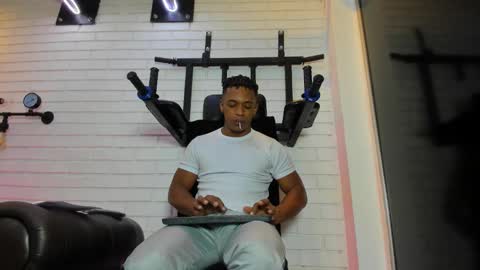 Italo Moore online show from 27, 11, 2025