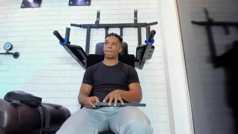 Italo Moore online show from 15, 12, 2025