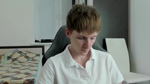 Snapshot of ithan_red chatting on 8, 11, 2025 Ethan online show from 8, 11, 2025