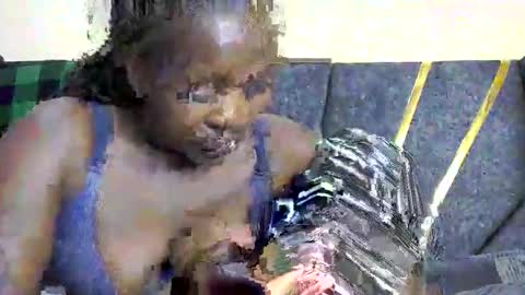 Snapshot of its_sweet chatting on 17, 9, 2025 BigAss horny online show from 17, 9, 2025