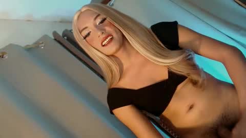 Snapshot of itsapril99913551 chatting on 23, 2, 2026 April online show from 23, 2, 2026