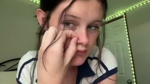 itsKaylaaa online show from 20, 6, 2026