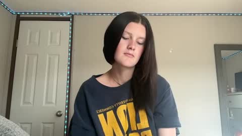 itsKaylaaa online show from 3, 7, 2026