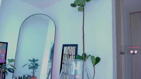 Snapshot of itslau_ chatting on 16, 2, 2025 lau online show from 16, 2, 2025