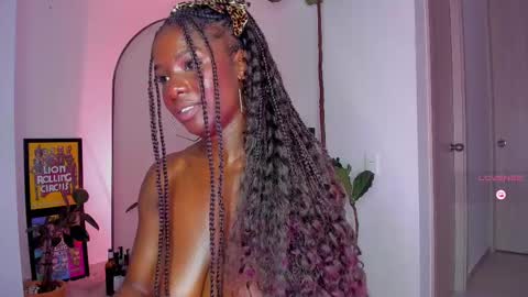 Snapshot of itslau_ chatting on 5, 3, 2025 lau online show from 5, 3, 2025