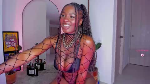 Snapshot of itslau_ chatting on 8, 3, 2025 lau online show from 8, 3, 2025