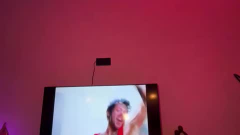 Snapshot of itslunaaaaa chatting on 3, 2, 2026 Luna online show from 3, 2, 2026