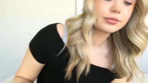 Snapshot of itsmadisynmae chatting on 12, 3, 2025 OF  madisynmaee online show from 12, 3, 2025