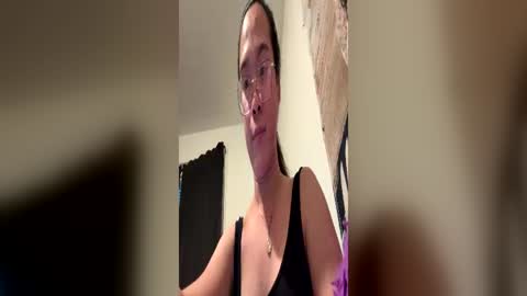 Snapshot of itsmelily05 chatting on 8, 7, 2026 itsmelily05 online show from 8, 7, 2026