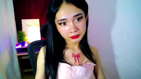 Snapshot of itsmeloveypinay chatting on 1, 10, 2025 itsmeloveypinay online show from 1, 10, 2025