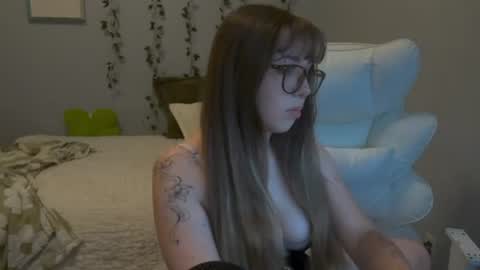 Mia Everly online show from 9, 8, 2026