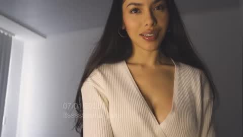 Snapshot of itsssssssme_lana chatting on 7, 1, 2025 itsssssssme_lana online show from 7, 1, 2025