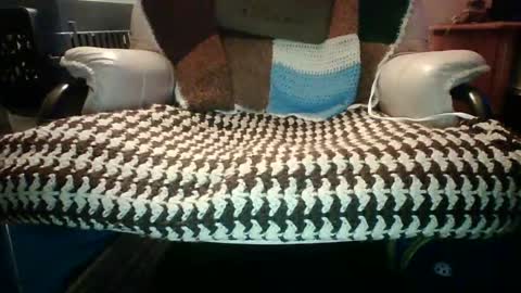 Snapshot of itsthick13 chatting on 5, 8, 2026 itsthick13 online show from 5, 8, 2026