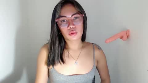 itsurgil_kloeh online show from 16, 11, 2025