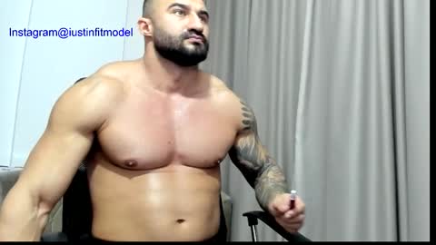 iustinmucle95 online show from 3, 12, 2025