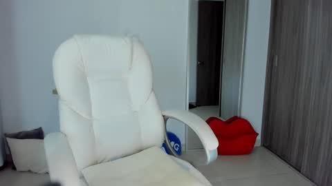 Snapshot of ivannasaenzcute chatting on 20, 2, 2025 Ivanna online show from 20, 2, 2025