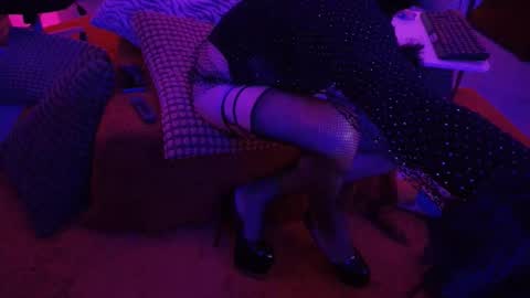 yves online show from 25, 11, 2025