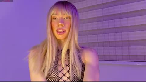 Snapshot of ivonnybonita_ chatting on 5, 12, 2025 Ivonny online show from 5, 12, 2025