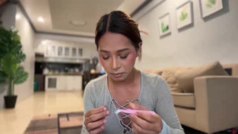 kirstenelsie online show from 7, 10, 2025