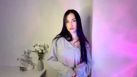 Snapshot of ivoryhochstine chatting on 1, 12, 2025 Nika online show from 1, 12, 2025