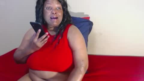 IVORYTITS48 online show from 15, 4, 2026