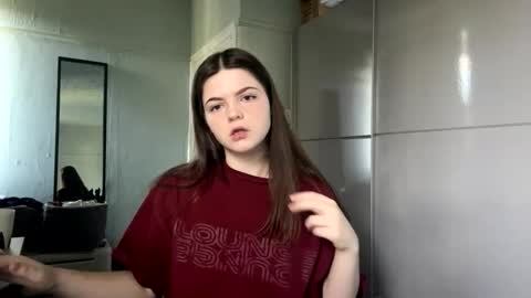 ivy2108 online show from 21, 4, 2026