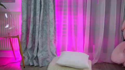 Ivy Myaa online show from 18, 4, 2026