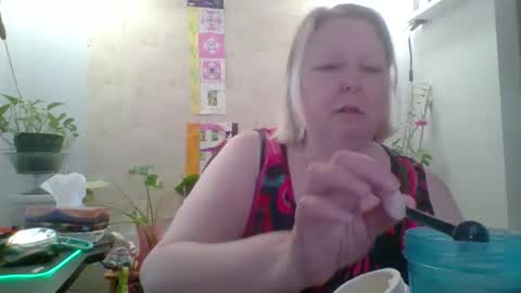 ivyjane3522 online show from 9, 4, 2026