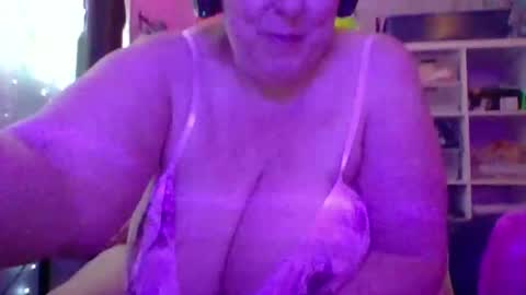 ivyjane3522 online show from 2, 6, 2026