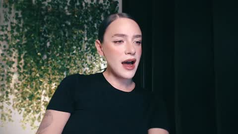 Snapshot of ivyjonson chatting on 22, 1, 2025 Miss Ivy online show from 22, 1, 2025