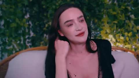 Snapshot of ivyjonson chatting on 22, 11, 2025 Miss Ivy online show from 22, 11, 2025