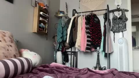 Ivy online show from 12, 2, 2026