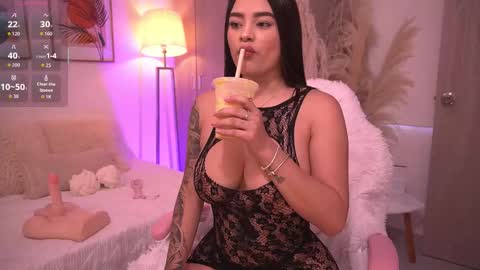 Annie online show from 23, 11, 2025